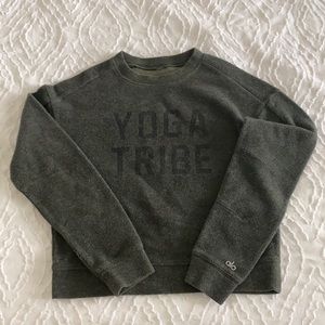 COZY Alo Crewneck Sz S